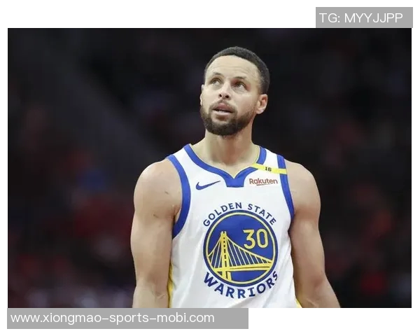 科尔称赞库里是球队核心一切战术围绕他展开